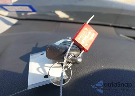 2021 Toyota Camry Le z USA, uszkodzony, nr VIN 4T1C11AK0MU551622